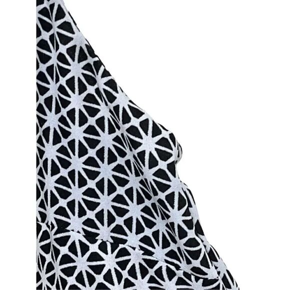 Worthington Sleeveless Ruffle Top Black White Size Medium - Picture 5 of 7